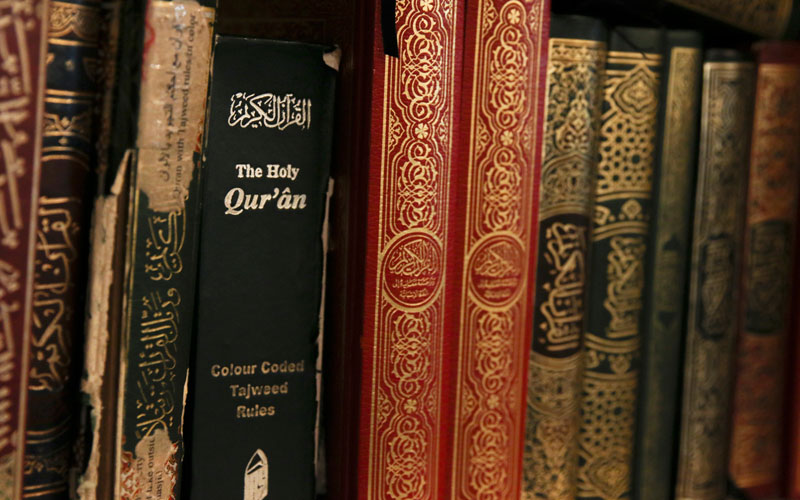The Qur’ân sits on a bookshelf at a Mosque in Tempe. (Photo by Alicia Clark/Cronkite News)