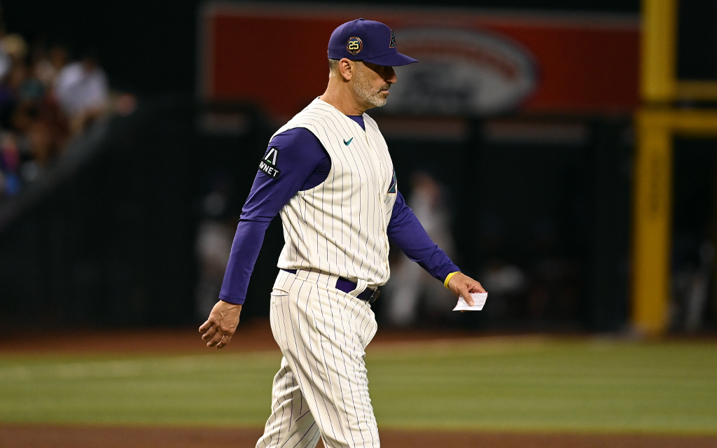 Torey Lovullo walks to mound