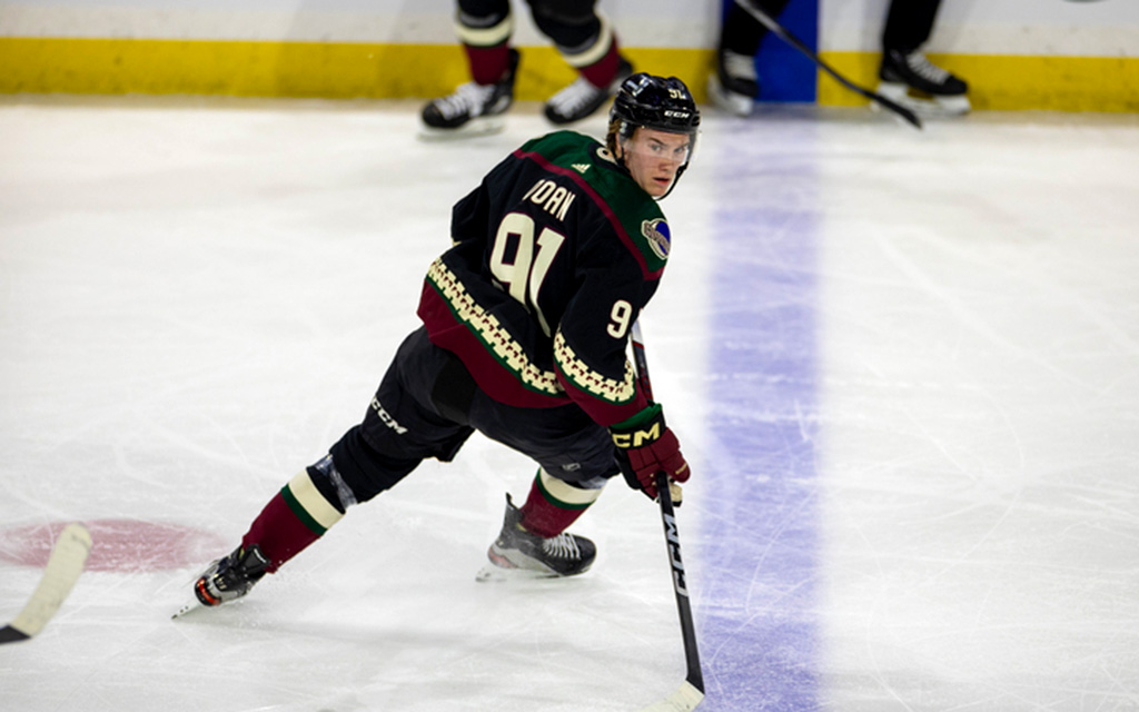 Josh Doan scored two goals in his NHL debut for the Coyotes, who beat the Blue Jackets 6-2. (Photo by Reece Andrews/Cronkite News)