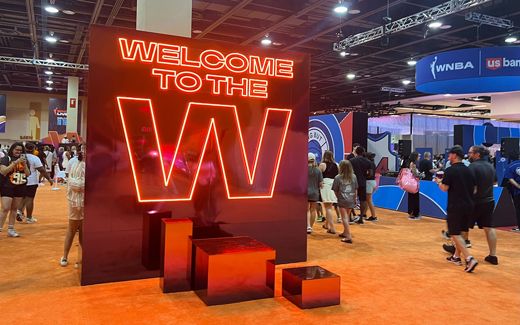Fans flock to the Phoenix Convention Center for WNBA Live, kicking off the 2024 All-Star Weekend with interactive experiences and star-studded meet-and-greets. (Photo by Mateo Arenas/Cronkite News)