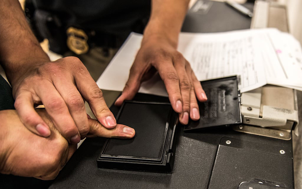 Un cambio en la normativa de visas T implementado en agosto de 2024 podría ofrecer oportunidades para los sobrevivientes de trata de personas. (Foto cortesía de la Oficina de Inmigración y Control de Aduanas de EE.UU.)